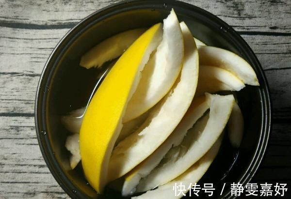 烦恼|吃剩的柚子皮别乱扔,扔进锅里煮一煮,轻松解决多数人烦恼