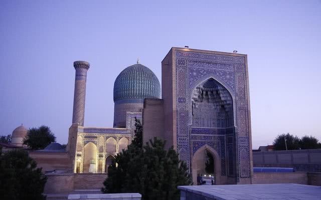 帖木|帖木儿墓中发现石碑,刻有一首短诗,学者:刻字者用此诗警告世人