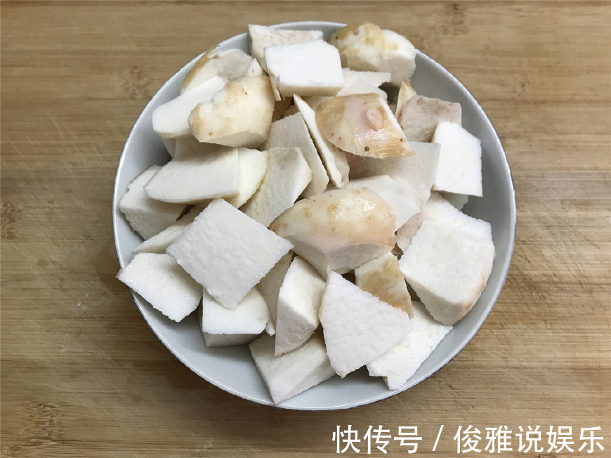 筒骨|秋冬,我隔三差五就煲这粥,孩子最喜欢,补充钙质,长个快