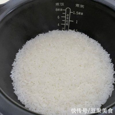 腊肉|好吃的腊肉豆角焖饭,是不是很有食欲呀