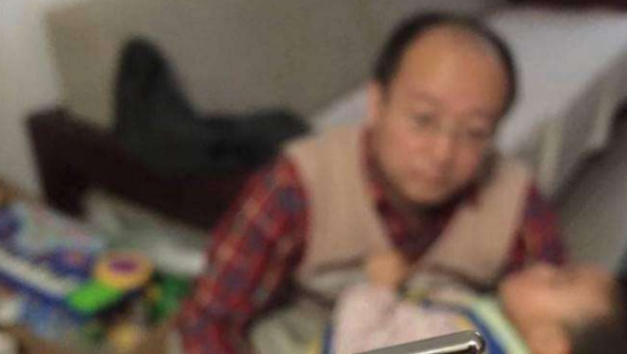 父母|3岁女孩误吞水银,奶奶非拦着先“吃菜”才送医,医生:非常正确