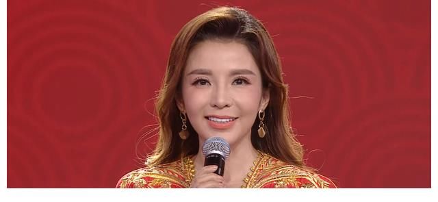 央视文联晚会主持阵容大换血，张蕾登上主舞台，搭档央视门面主持