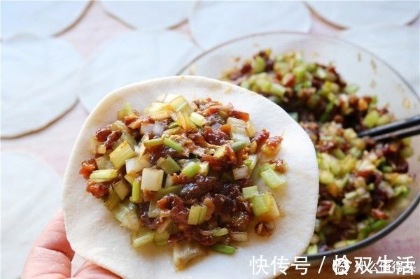 走遍市场,最便宜的菜就是它,做包子鲜美至极,一顿吃三个