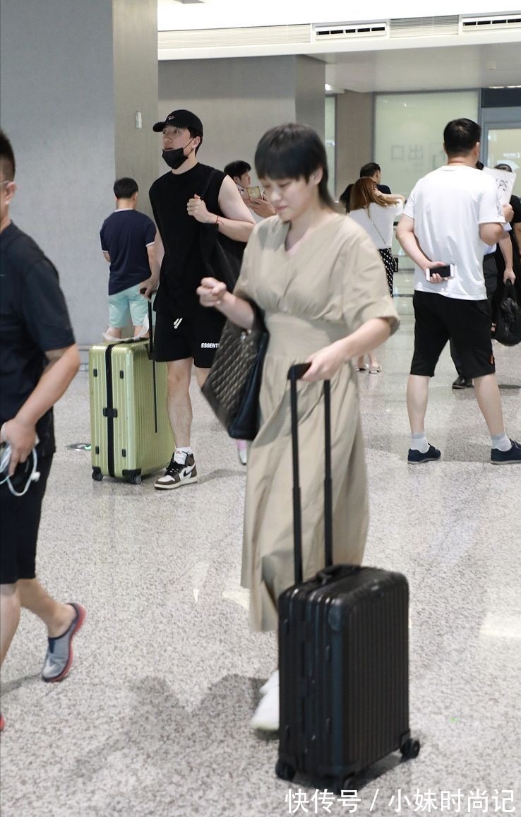 模特|刘翔妻子挺有个性的,鲻鱼头配长裙挺混搭,身上有模特的高冷气质