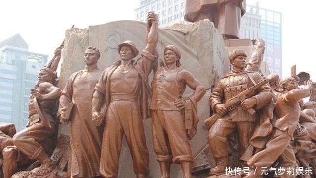 塑像群&全国最完整的毛主席雕塑广场，像总高20米，造型经典，属国家文物