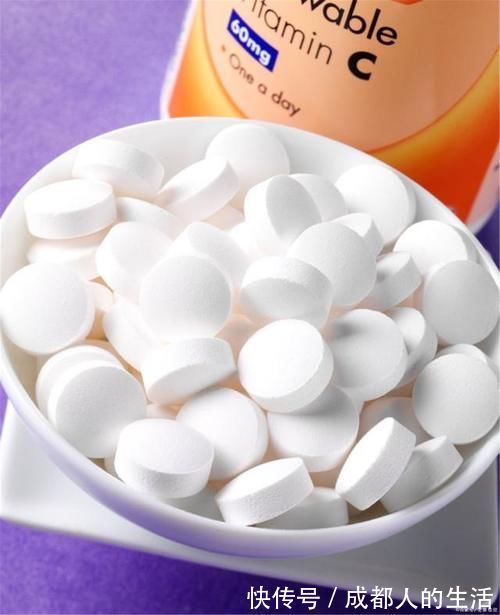 维生素e|长黄褐斑的人,经常补充3种维生素,清除黑色素,或能淡斑成功