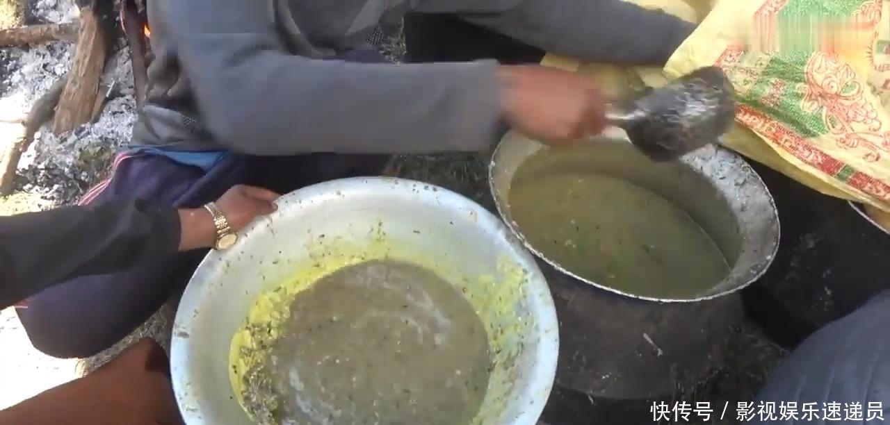 农村|尼泊尔农村大型酒席,场面壮观,只吃一个菜咖喱羊肉配米饭