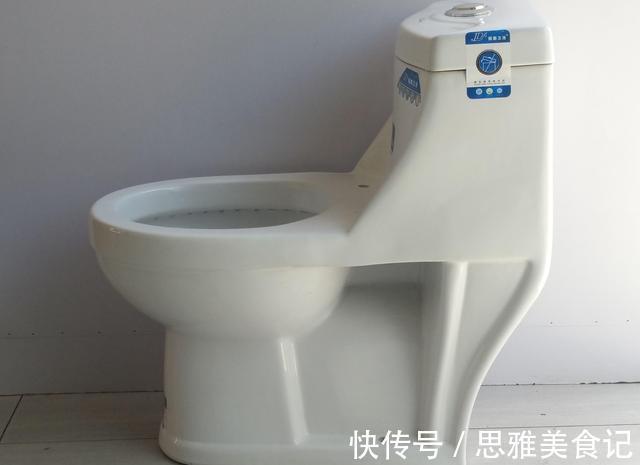 釉面|买马桶,别听商家说得“天花乱坠”,选购时,认准几个方面就够了