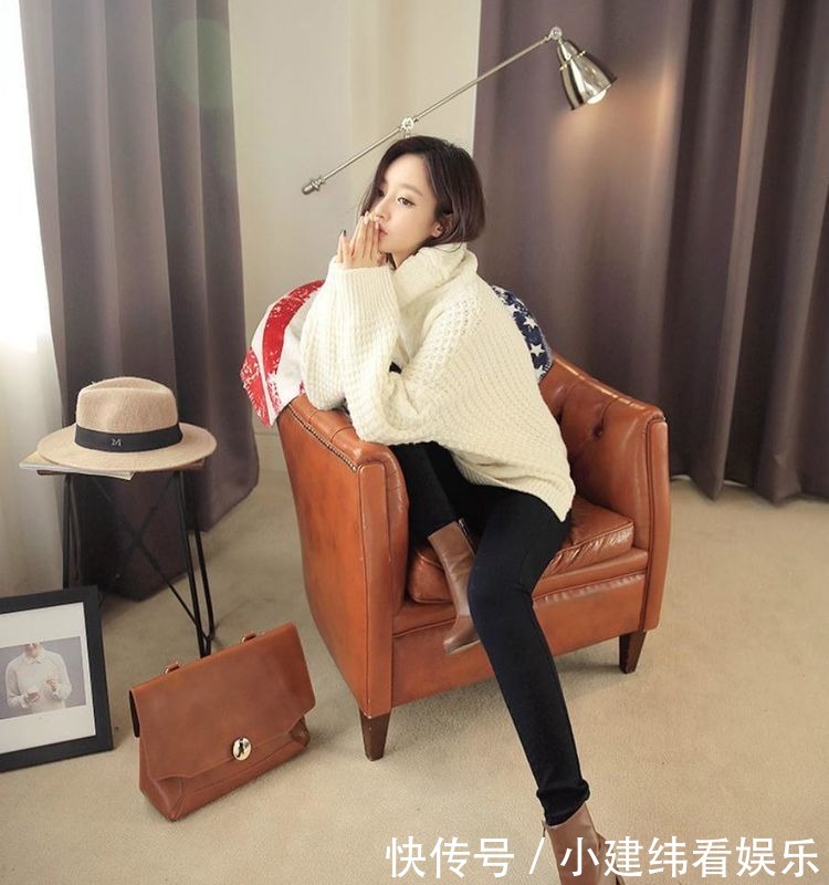 魅力|小姐姐穿上紧身裤,简单的搭配,却展现了无限的魅力!