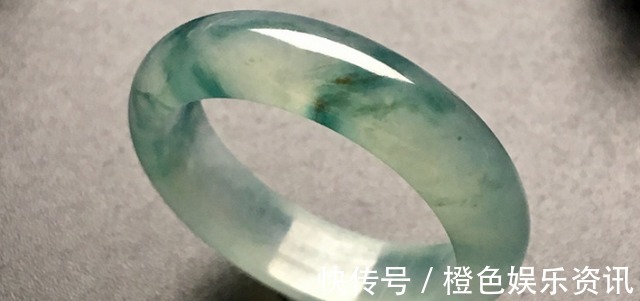 手饰&大家不太了解的翡翠饰品,款式多种多样,女性选择余地大!