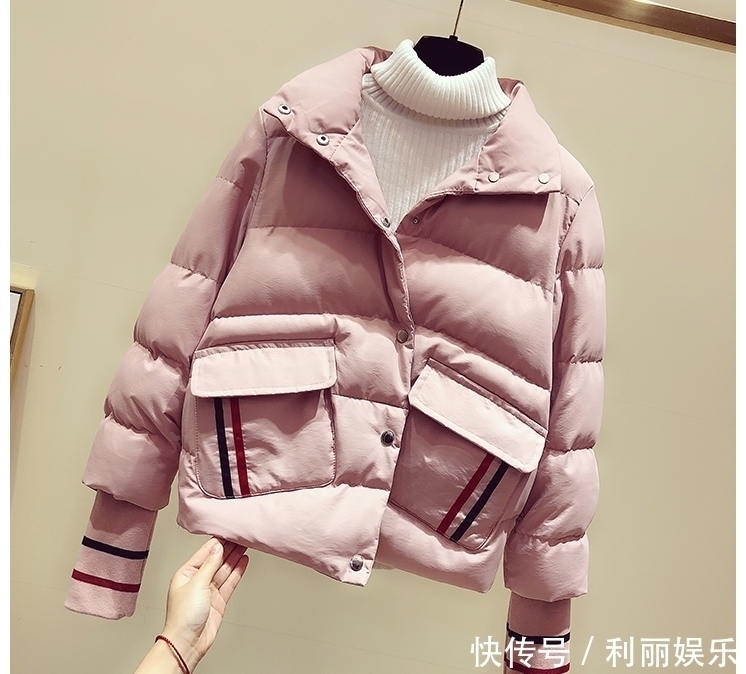 终于等到今年流行的羽绒服了:80后女人穿,瞬间变成妙龄女孩