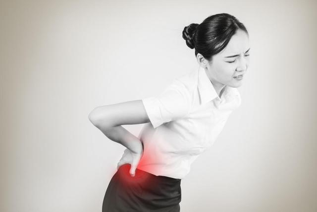 下肢|为啥女人到了50多岁，容易出现下肢无力医生告诉您原因和对策