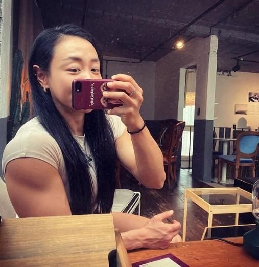 bb健美比赛，从倒数第一到正数第一，她身材的改变太大了