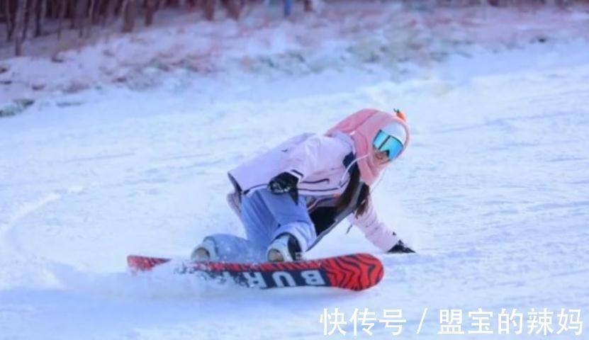 小美|“95后”汉服小姐姐滑雪像剑一样飞舞和仙女似的,网友:仙气飘飘