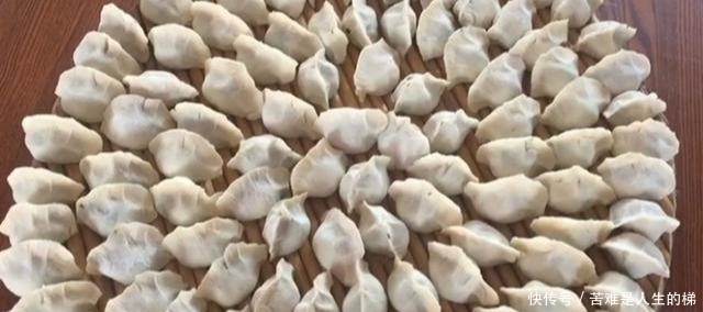 调饺子馅时,“此2样”不能乱放!面点师:如此做饺子又鲜又好吃