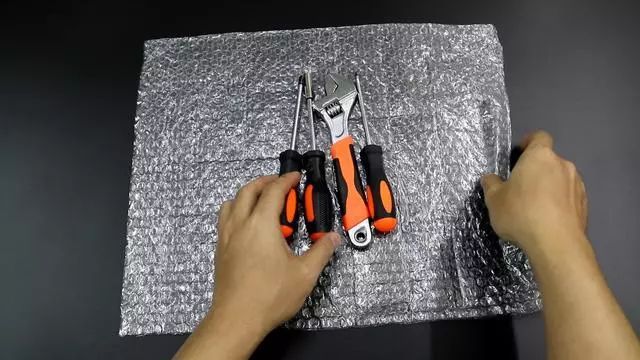 快递里的“气泡垫”别扔啦！放卫生间、厨房特实用，一年能省不少钱！