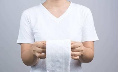 宿便|长期便秘惹人忧，起床坚持3件事，排出多年宿便，肌肤红润有光泽