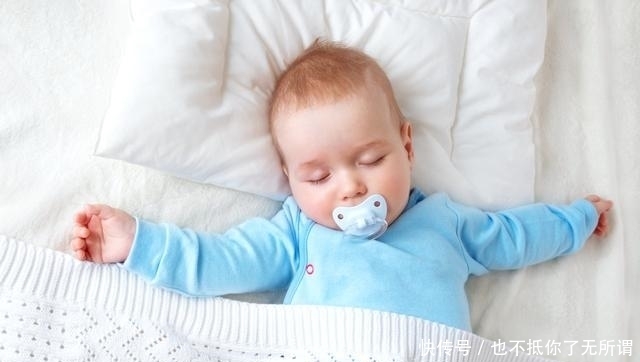 小婴儿|“你会把宝宝宠坏的”,新手妈妈常遇2大难题,做对了不会惯坏娃