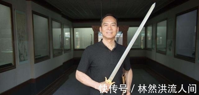 龙泉剑|铸剑大师郑国荣:打造中国史上第一把陨铁剑"追风",轻盈又锋利