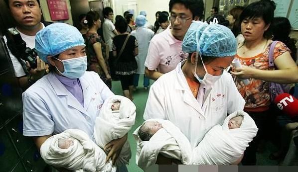 多子|90后产妇生下4胞胎,得知孩子性别后,丈夫我上辈子拯救了世界