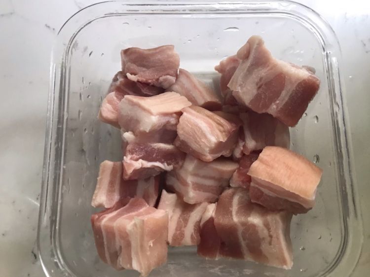 红烧肉就要这样做，瘦肉不柴肥肉不腻，一口咬下去真香