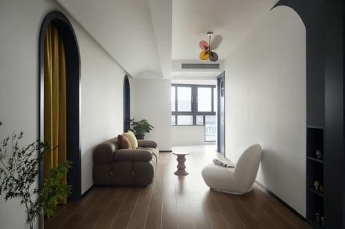 电视|她把客厅一分为二,家里多间房,再把电视请出家,生活简单又幸福