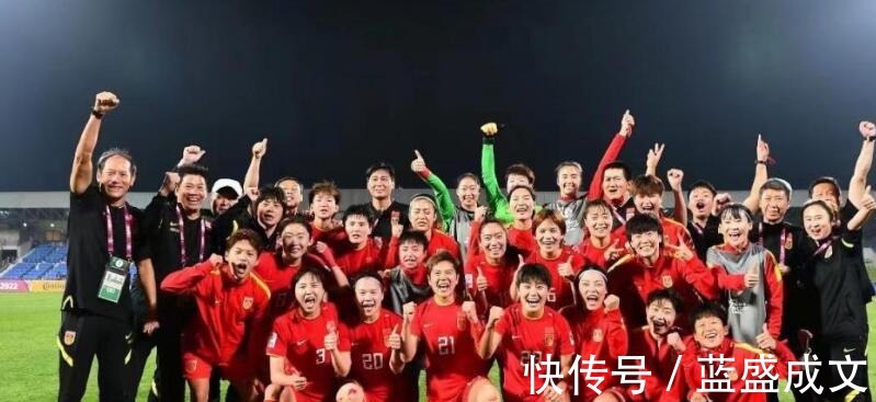 |搞笑!中国女足夺冠,男足被球迷骂到账号崩溃,彻底失去尊严!
