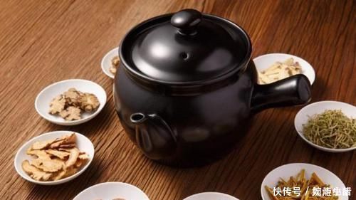 此物|黄芪跟此物“天作之合”,没事多喝点,助排毒,肝脏会“感激”你