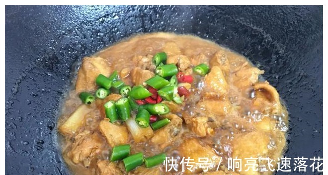 蛤蜊|鸡翅新吃法，和天下第一鲜一起煮，鲜嫩开胃，下酒下饭，真过瘾！