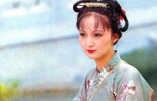 平儿|如果贾府不败,平儿是什么结局?《红楼梦》里有一个活生生的例子