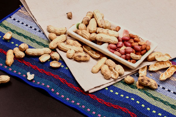 降血脂|血脂高的人吃花生，究竟是升血脂还是降血脂了解清楚再吃