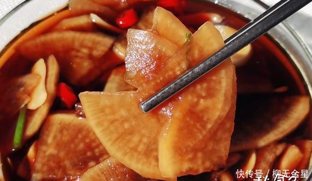 香芹炒香干|用吃1盒快餐的钱,自己在家里做了3道菜,有荤有素,好吃还下饭