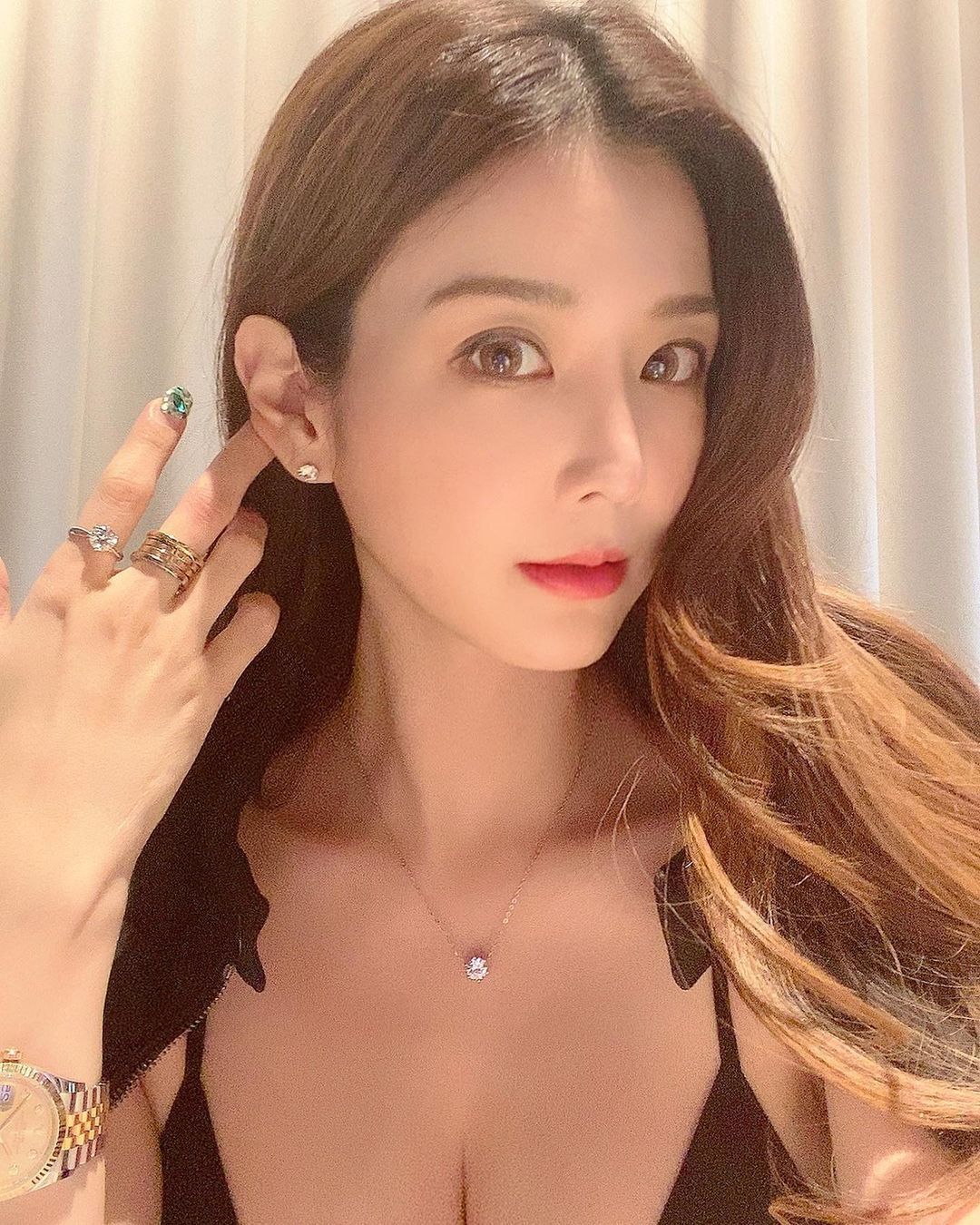 美女|美女无惧气温低, 时尚大气长大衣, 完美穿搭身上披