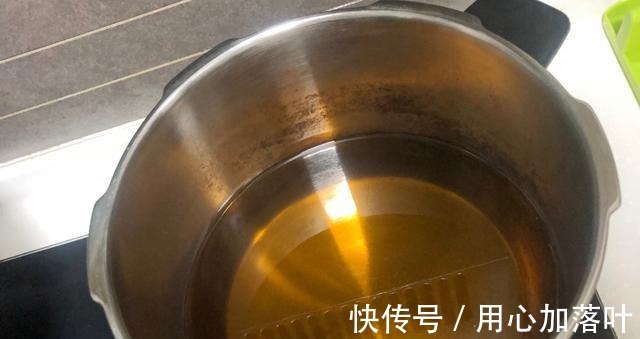 花椒油不要直接油炸,厨师长教你正确做法,又香又麻看一眼就会!