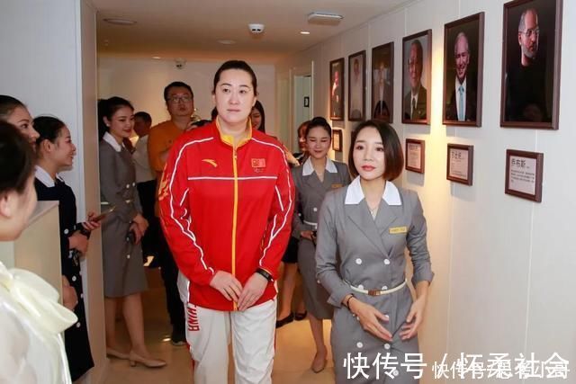 运动员|女排最可惜的二传选手,生不逢时沦为替补,现今41岁身材大变样