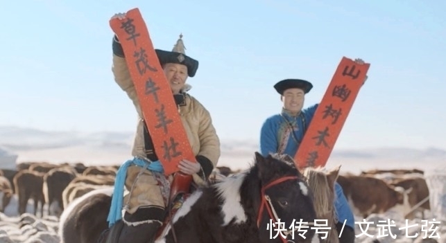 李白|一厕所门口挂对联,上联:“来人不蹲就站”,下联一出令人捧腹