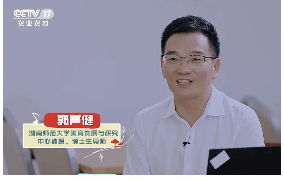 培训|娱乐圈第一个综艺岗前培训出现了,明星们忙着记笔记,网友却发现了问题