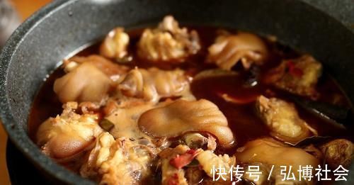 炖猪蹄怎样能上色,只要加了这“三样”,猪蹄红润脱骨,软烂入味