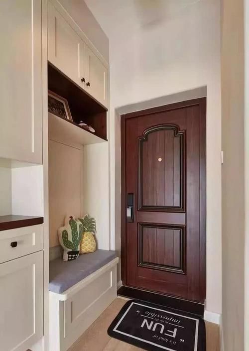 白色谷仓门|88㎡小蜗居!装出三室两厅的效果,衣帽间阳台真棒