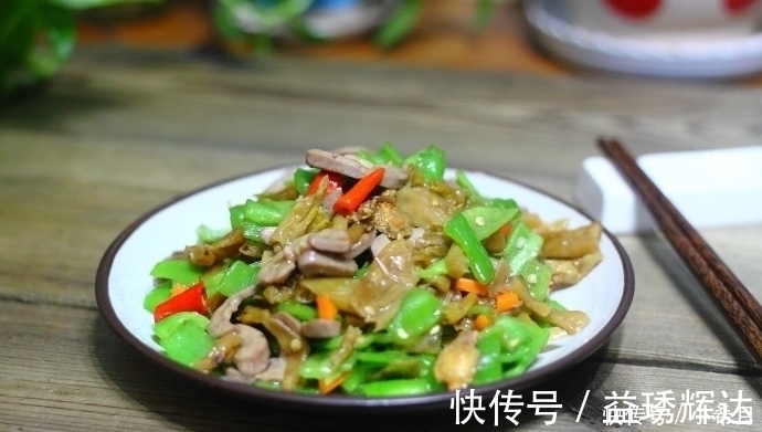 五分钟做一道快手菜，男人拿它当下酒菜，女人和孩子拿它当下饭菜