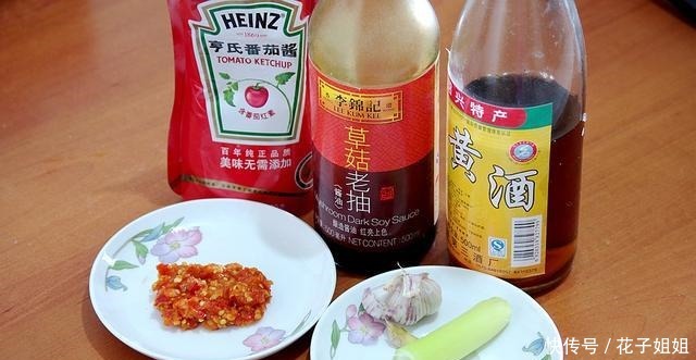 小黄鱼干煎后加一步，变身咸鲜微辣色香诱人的干烧小黄鱼