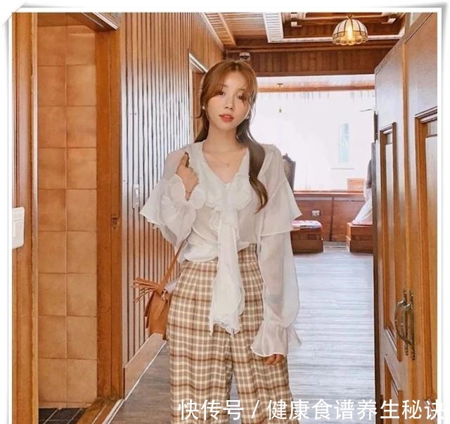 中年女性 阔腿裤+衬衫=中年女性气质穿搭,开春正流行!