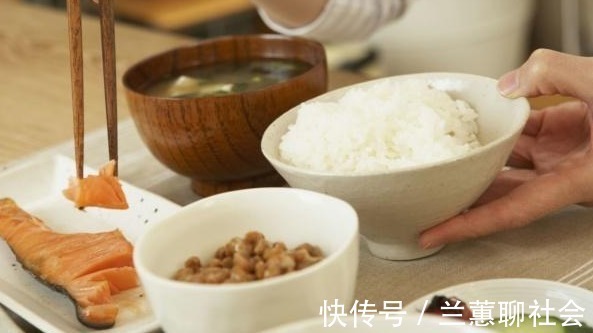 早饭|晨起5个“短命习惯”,你做过几个若都不占,恭喜你健康易长寿