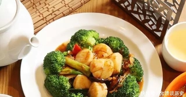 它和西兰花是天生一对,营养价值极高又好吃,炒一盘都不够孩子吃