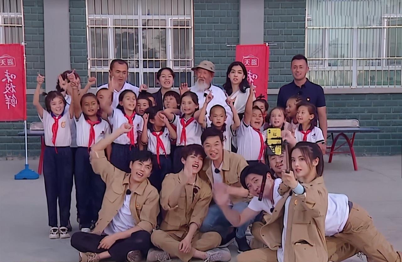  挑战|《极限挑战7》透露关键信息，有新顶流加入，向慢综艺转型成问题