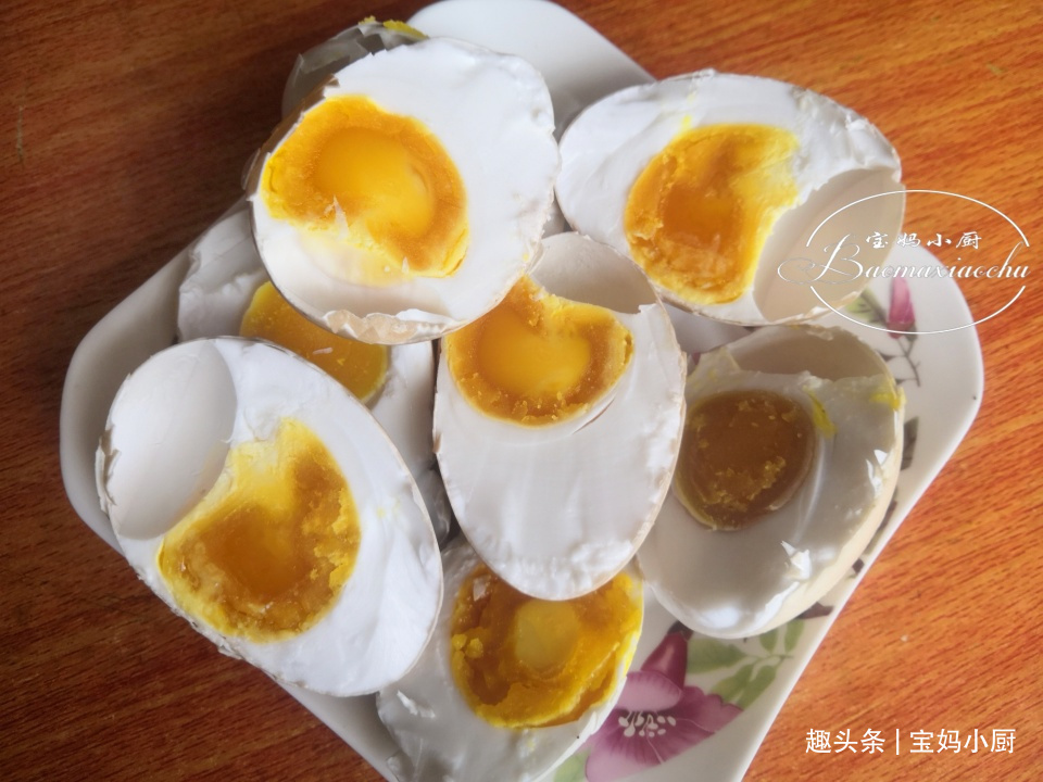 在内蒙吃晚餐，自产自足，顺手一做就摆满桌，比吃大鱼大肉健康