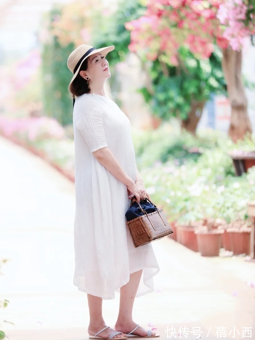 阔腿裤|40+富态女人要懂得给穿搭做减法，无需繁琐，这样穿简约且高级