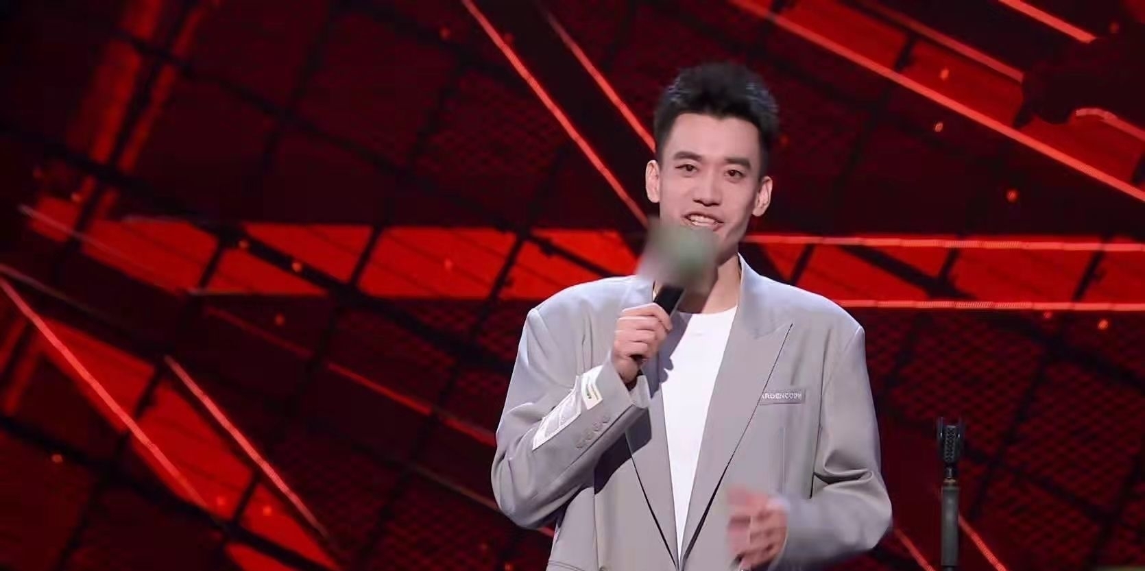 《脫口秀大會4》收官！多位選手爆冷爭議不斷，謝娜意外影響排名