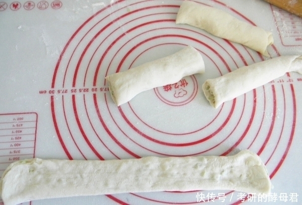 面用|烙饼又干又硬是和面用错了水,牢记3点,饼柔软筋道,放凉不硬