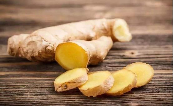 炖猪肉时,调料越少越好,牢记“3放1不放”肉香味浓,没腥味